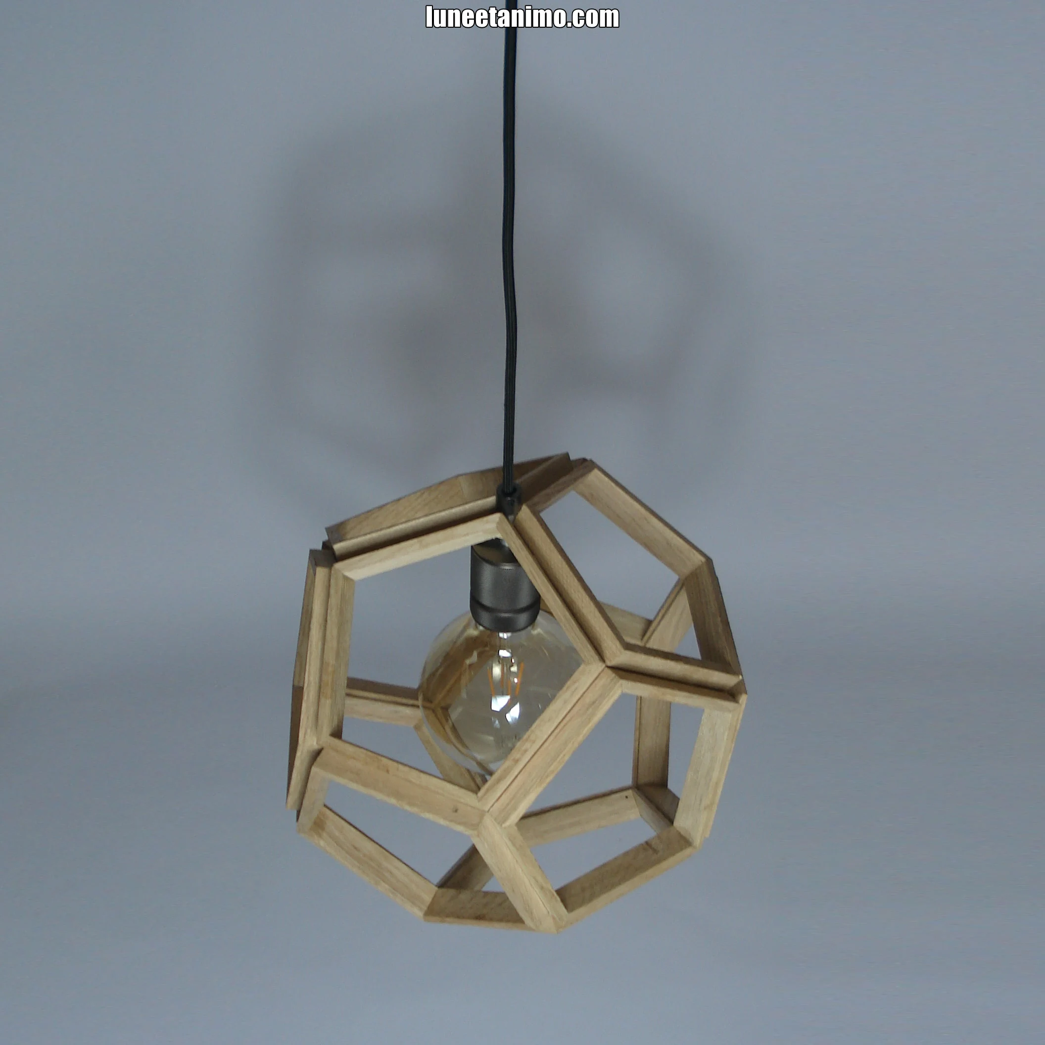 DODECA // Suspension design en bois, en forme de dodécaèdre 33cm